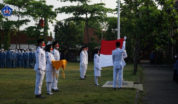 Upacara Peringatan Ulang Tahun ke-77 Republik Indonesia di SMA Negeri 1 Bae Kudus